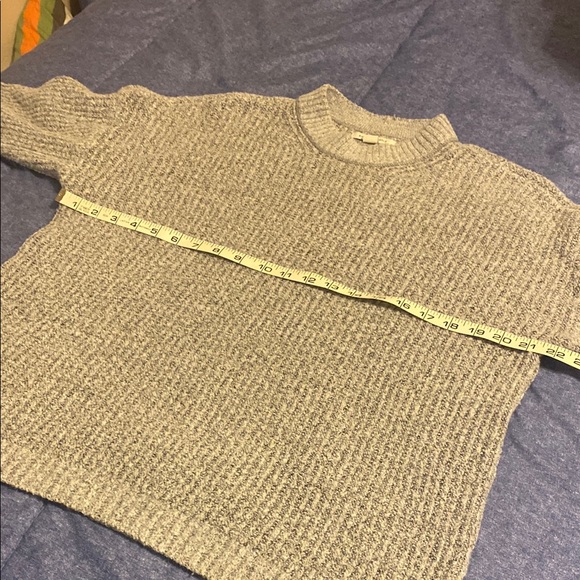 American Eagle Outfitters Gray Crew Neck Sweater - Picture 5 of 9